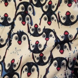 LuLaRoe Pants - 🦄Unicorn Tall and Curvy Penguin Lularoe leggings LuLaRoe Pants - 🦄Unicorn Tall and Curvy Penguin Lularoe leggings